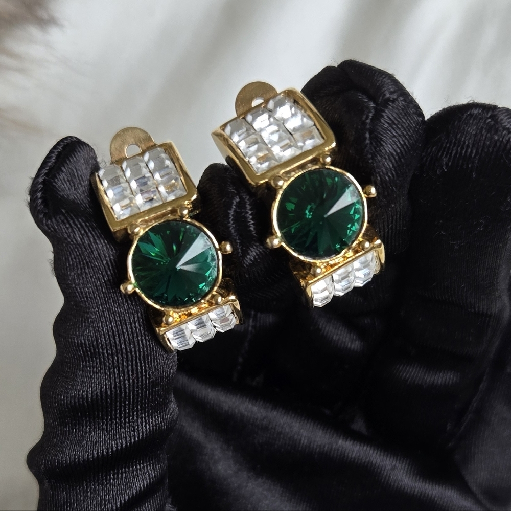 Gold-Tone Earrings w/ Emerald Green & Crystal Accents. Costume Jewlery. 1 Inch